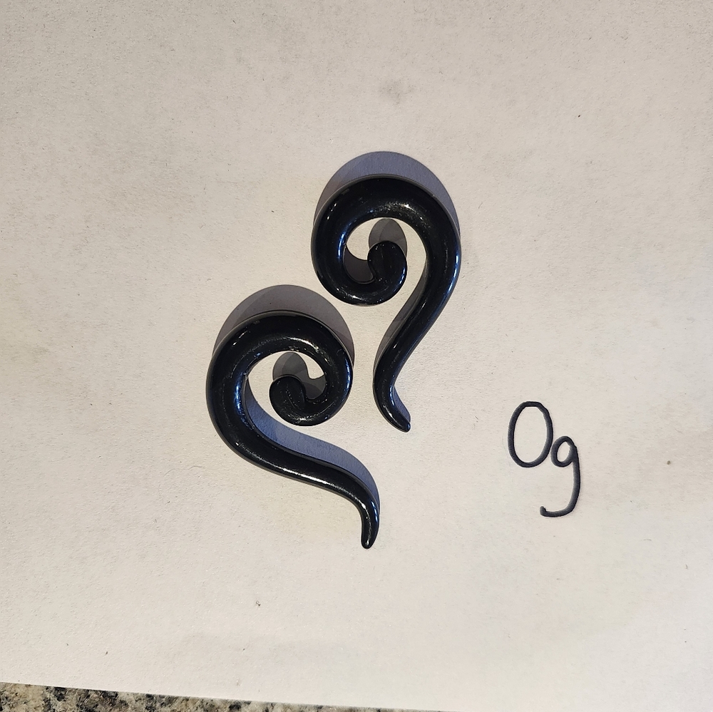 Black Spiral Gauges